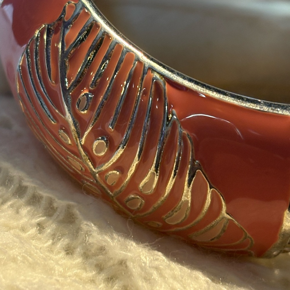 Leaf Hinged Bangle Bracelet - Picture 3 of 5